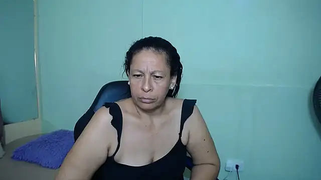 mature martina online show from February 26, 2025, 10:04 am