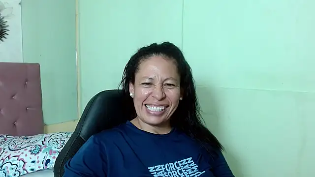 mature martina online show from March 10, 2025, 11:27 pm