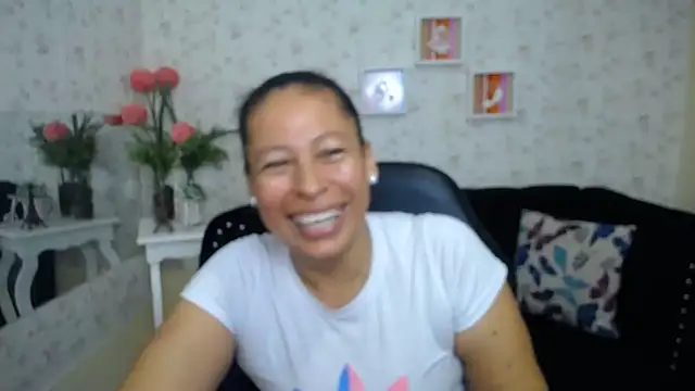 mature martina online show from March 11, 2025, 11:37 pm
