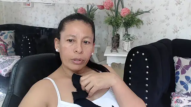 mature martina online show from March 17, 2025, 9:23 pm
