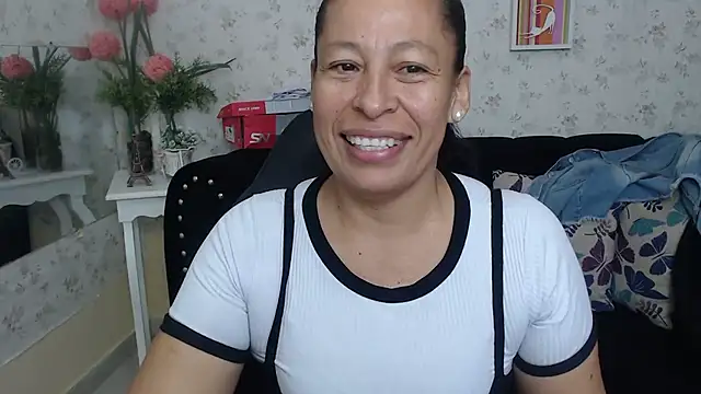 mature martina online show from March 21, 2025, 12:06 pm