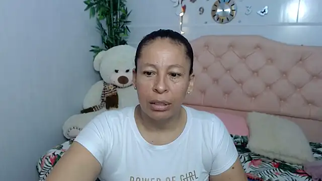 mature martina online show from September 21, 2025, 6:09 pm