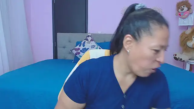 mature martina online show from January 6, 2026, 7:17 pm