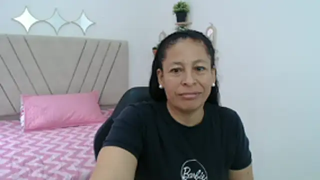 mature martina online show from April 8, 2026, 8:42 pm