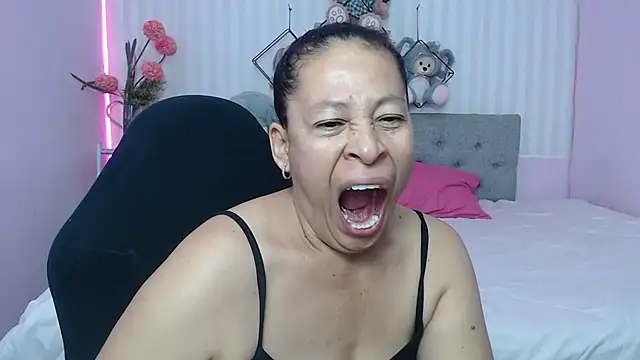 mature martina online show from May 3, 2026, 11:05 am