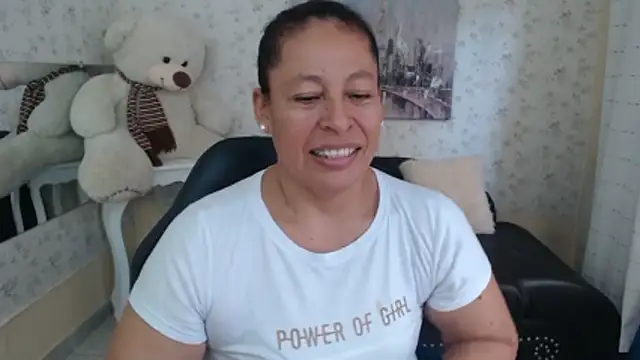 mature martina online show from May 6, 2026, 7:41 pm