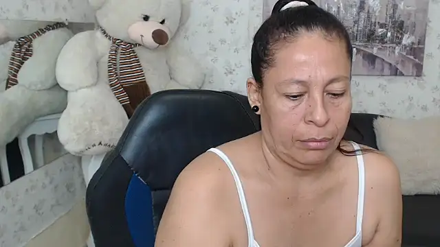 mature martina online show from May 8, 2026, 8:19 am