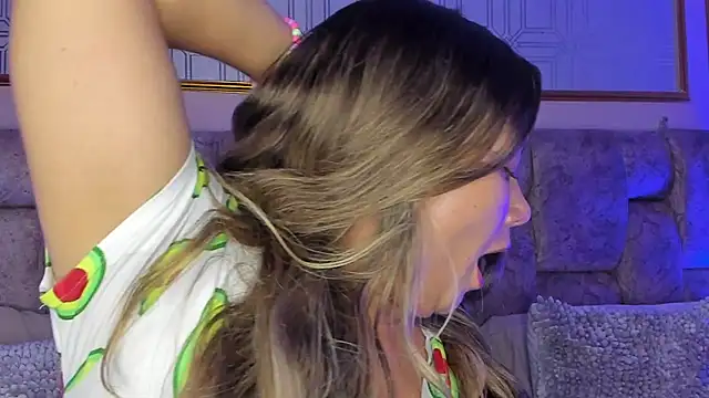 AnnyLopezz  online show from March 6, 2025, 9:58 am