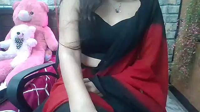 Snapshot of Sexy_iknoor chatting on February 19, 2025, 4:44 am Sexy iknoor online show from February 19, 2025, 4:44 am