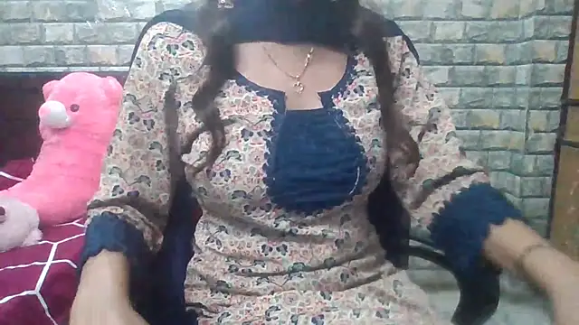 Snapshot of Sexy_iknoor chatting on September 18, 2025, 4:14 am Sexy iknoor online show from September 18, 2025, 4:14 am