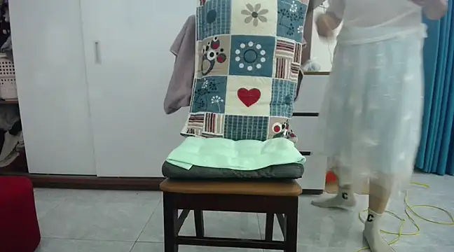 Snapshot of Selina_Sweet chatting on February 13, 2025, 9:17 pm Selina Sweet online show from February 13, 2025, 9:17 pm