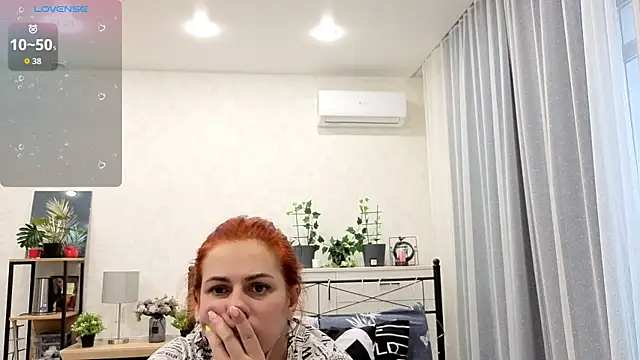 Snapshot of Anna127Moon chatting on April 11, 2026, 12:31 pm Anna127Moon online show from April 11, 2026, 12:31 pm