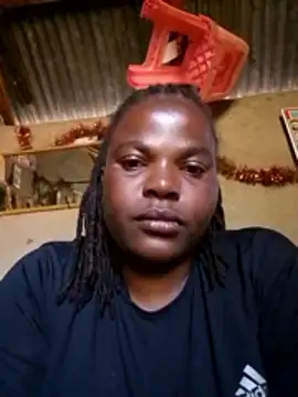 pretty-donna online show from February 2, 2026, 9:08 am