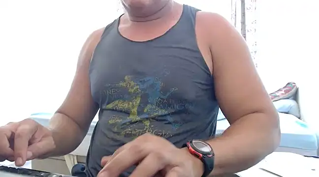 danilostorm7 online show from February 19, 2025, 6:43 pm