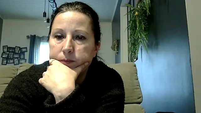 feline27 online show from February 20, 2026, 5:02 pm