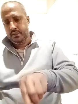 Snapshot of bink1982 chatting on January 10, 2026, 8:10 pm bink1982 online show from January 10, 2026, 8:10 pm