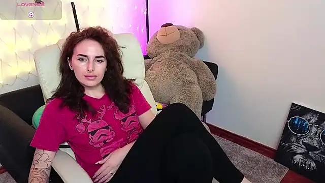 xx adrihanna xx online show from February 3, 2025, 6:39 pm