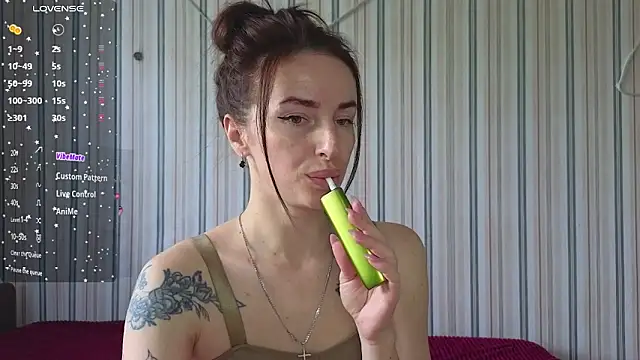xx adrihanna xx online show from June 17, 2026, 6:05 am
