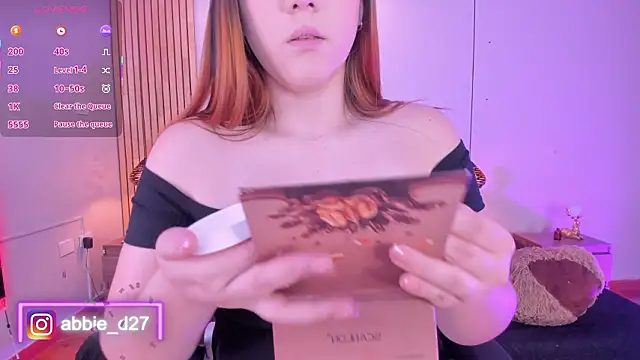 AbbieEdmond online show from January 19, 2026, 4:16 am