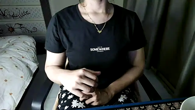Snapshot of Sima--Roy chatting on June 16, 2026, 6:10 pm Sima--Roy online show from June 16, 2026, 6:10 pm