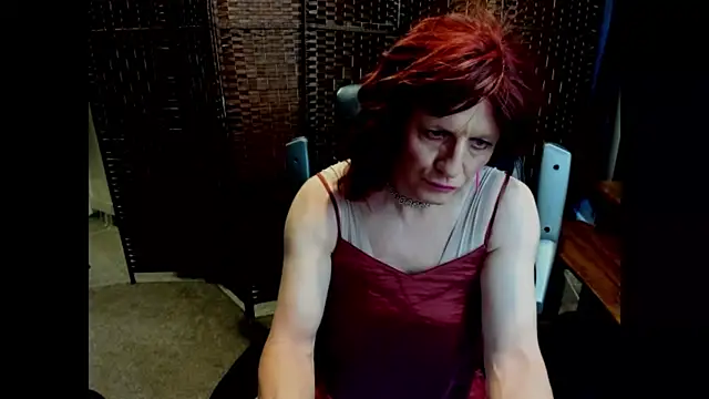 Snapshot of CharlotteAshton chatting on May 24, 2026, 12:32 pm CharlotteAshton online show from May 24, 2026, 12:32 pm