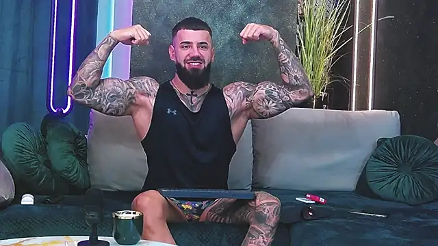 masterkingofmusclee online show from January 8, 2025, 6:20 am