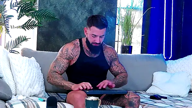 Snapshot of masterkingofmusclee chatting on September 24, 2025, 7:12 am masterkingofmusclee online show from September 24, 2025, 7:12 am