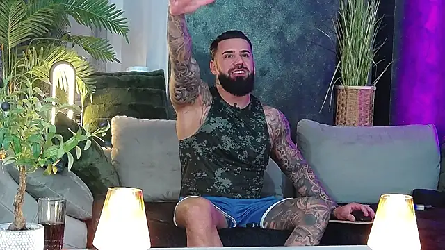 Snapshot of masterkingofmusclee chatting on March 19, 2026, 9:19 pm masterkingofmusclee online show from March 19, 2026, 9:19 pm