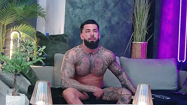 Snapshot of masterkingofmusclee chatting on March 24, 2026, 9:20 pm masterkingofmusclee online show from March 24, 2026, 9:20 pm