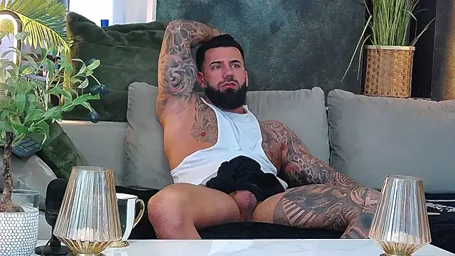 Snapshot of masterkingofmusclee chatting on March 25, 2026, 9:26 am masterkingofmusclee online show from March 25, 2026, 9:26 am