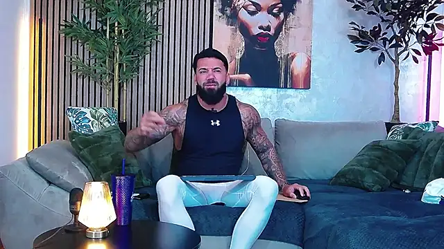 masterkingofmusclee online show from May 13, 2026, 8:01 am