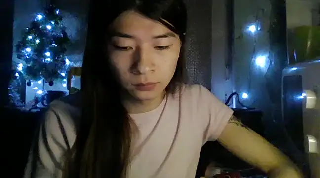 CarlyJoy online show from January 4, 2025, 4:43 pm