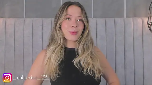 chloe d online show from December 13, 2024, 11:34 am
