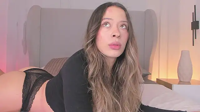 chloe d online show from November 21, 2025, 11:42 am