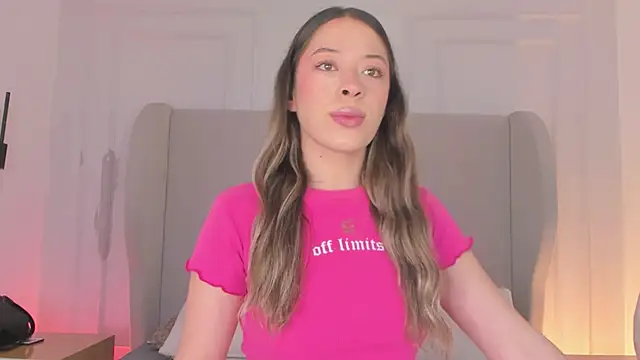 chloe d online show from December 22, 2025, 1:19 pm