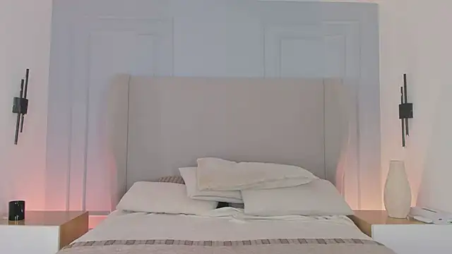 chloe d online show from June 20, 2026, 1:36 pm