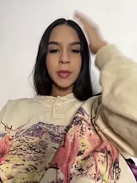 halley5  online show from October 15, 2025, 11:16 pm