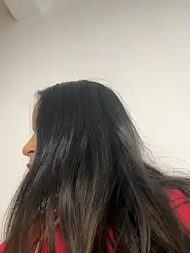 halley5  online show from October 27, 2025, 11:09 pm