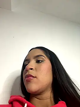 halley5  online show from October 29, 2025, 11:50 pm