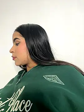 halley5  online show from October 30, 2025, 11:05 pm