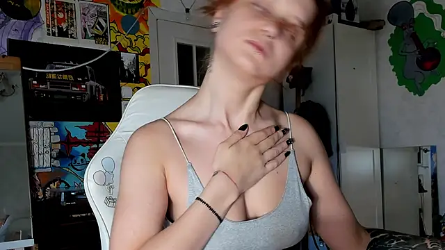 Sunny Mouse  online show from September 13, 2025, 2:39 pm