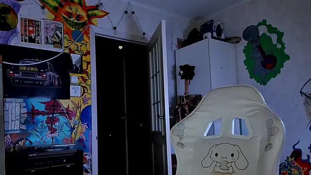 Sunny Mouse  online show from September 15, 2025, 6:19 pm