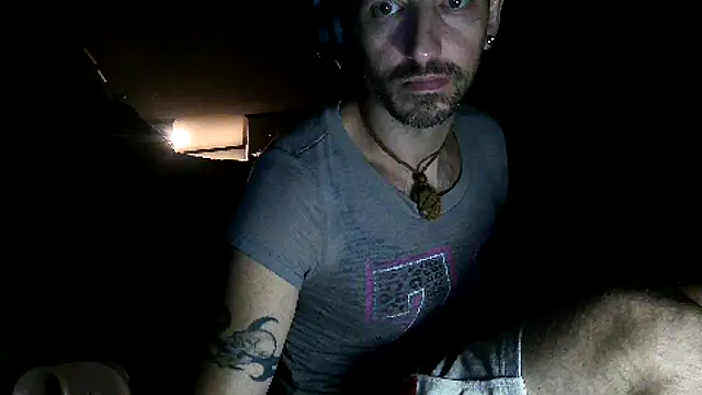 Bi curious86 online show from September 26, 2025, 5:44 am