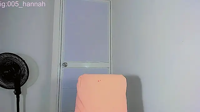 Hannahsmit online show from October 14, 2025, 9:32 am