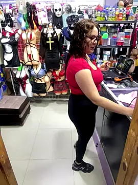 Snapshot of ROSALIALUCY chatting on October 20, 2025, 11:43 am ROSALIALUCY online show from October 20, 2025, 11:43 am