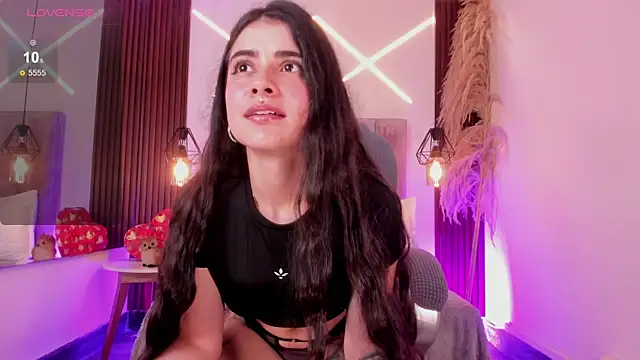 dasha-rodrigues online show from June 24, 2026, 1:43 pm