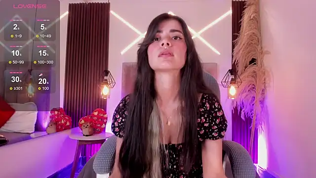 dasha-rodrigues online show from August 3, 2026, 1:49 pm