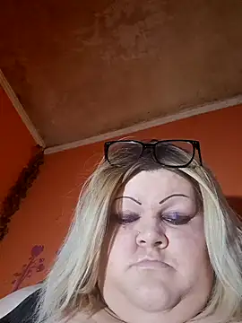 Snapshot of ducicsajsziii chatting on April 23, 2026, 8:02 am ducicsajsziii online show from April 23, 2026, 8:02 am