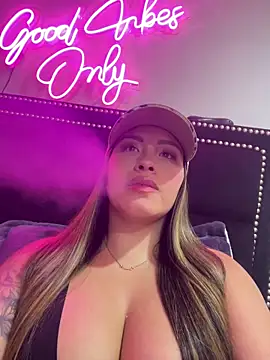 sexyyykloee online show from June 20, 2026, 4:59 am
