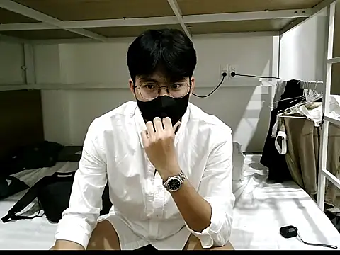 Gwencloudy online show from December 19, 2025, 3:08 pm